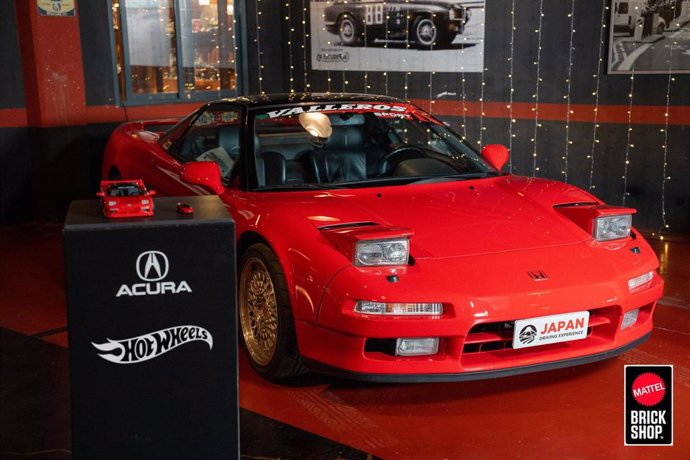 Acura NSX para montaje y a escala real.