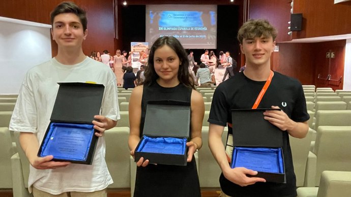 Rafaela Sánchez, del Sagasta, ganadora de la competición femenina de la XVI edición de la Olimpiada Española de Economía