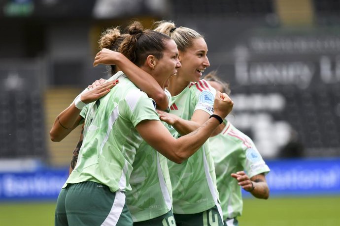 Elena Linari of Italy celebrates her team's first goal during the UEFA Women’s Nations League, League A - Group 4, football match between Wales and Italy on 3 June 2025 at Swansea.com Stadium in Swansea, Wales - Photo Winston Bynorth / Colorsport / DPPI