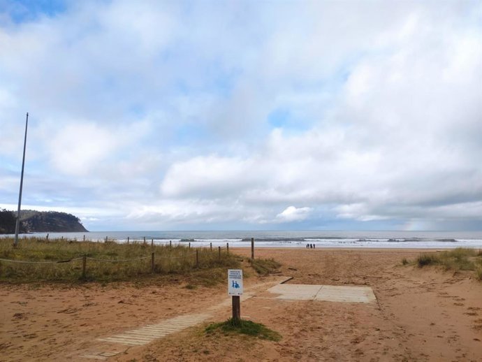 Archivo - Playa de Rodiles