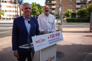 El alcalde de Sevilla, José Luis Sanz, durante su intervención en la rueda de prensa. 