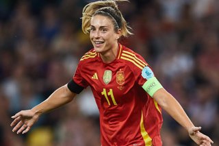 Alexia Putellas celebra un gol con la selección española en la Eurocopa Femenina de 2025.