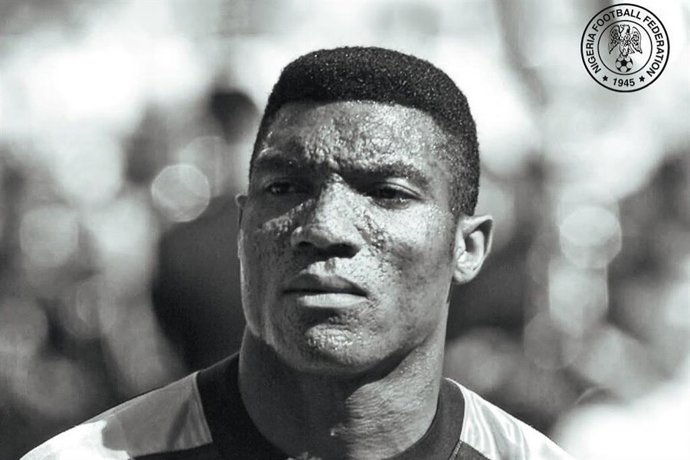 Muere con 61 años Peter Rufai, portero nigeriano que jugó en el Hércules y el Deportivo de La Coruña.