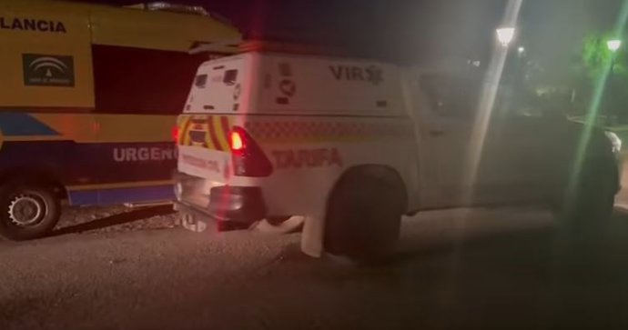 Desalojo preventivo de un geriátrico de Tarifa (Cádiz) por un incendio forestal