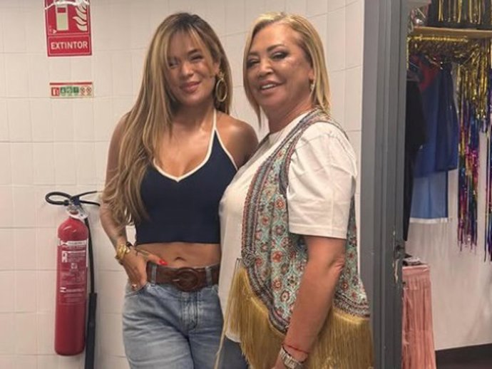 Belén Esteban ha compartido en sus redes sociales su momento fan con Karol G