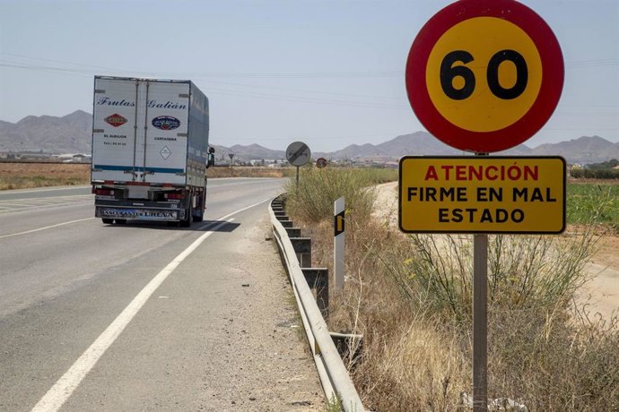 Imagen de una carretera en mal estado en España