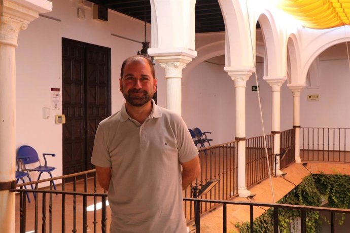 El presidente de la Asociación de Vinos y Licores de la Provincia de Sevilla, Miguel Ángel Alonso, tras su conferencia 'Los vinos de Sevilla. Historia, tradición e innovación en la copa'