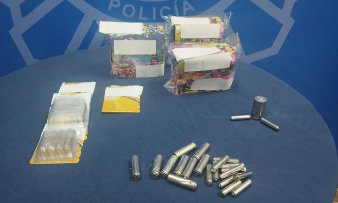 Desmantelada una fábrica de pilas falsas