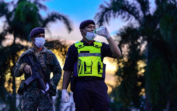 Archivo - Agentes de la Policía de Malasia en Ipoh (archivo)