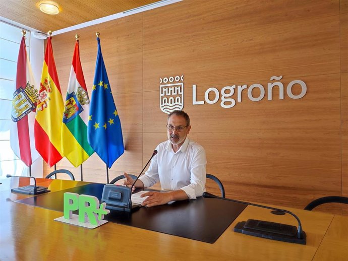 El portavoz del PR+, Rubén Antoñanzas, en comparecencia de prensa