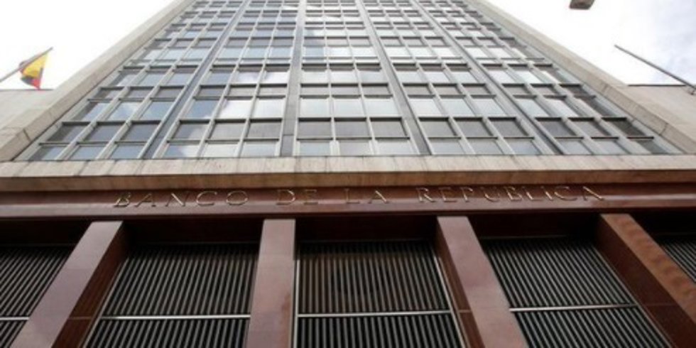 Archivo -    El Banco Central de Colombia estaría cerca de detener el ciclo de recortes de la tasa de interés de referencia, dijo el jueves el gerente del organismo, Juan José Echavarría
