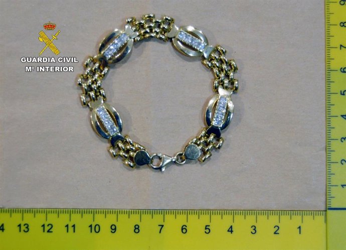 Guardia Civil detiene a una mujer por robar joyas en la casa de su vecina con unas llaves extraviadas