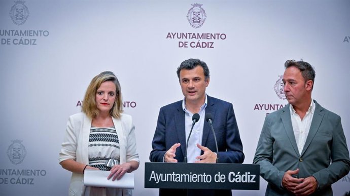 El alcalde de Cádiz, Bruno García, en rueda de prensa.