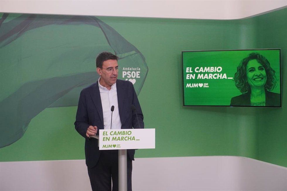 El secretario de Desarrollo Estatutario del PSOE-A y portavoz parlamentario en la Comisión de Presidencia, Mario Jiménez, este viernes en rueda de prensa.