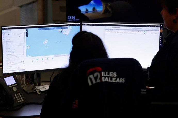 Archivo - Sala del 112 de la Dirección General de Emergencias.