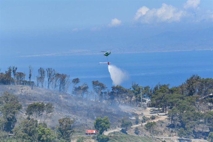 Archivo - Incendio forestal en Ceuta.
