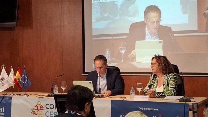 Fernando Riaño junto a Manoli Muro en las jornadas CERMI Rural