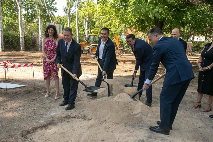 Primera piedra del Conservatorio Superior de Música de Albacete.