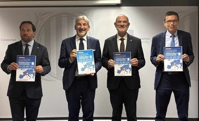 El conseller de la Generalitat de Catalunya, Jaume Duch, con representantes de los Cuatro Motores para Europa: Florian Hassler (Baden-Württemberg), Raffaele Cattaneo (Llombardia) y Antoine Le Roux (Alvèrnia-Roine-Alps).