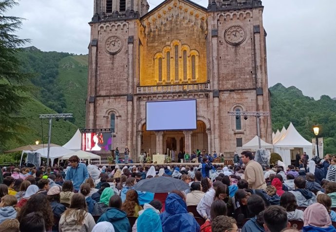 Anterior edición de la Jornada Eucarística Mariana Juvenil (JEMJ) en el Santuario de Covadonga.