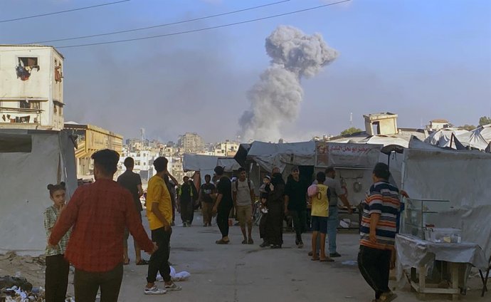 July 2, 2025, Gaza City, Gaza Strip, Palestinian Territory: Smoke billows following an Israeli strike on a house east of Gaza City, on July 02, 2025, amid the war between Israel and the Palestinian Hamas militant movement