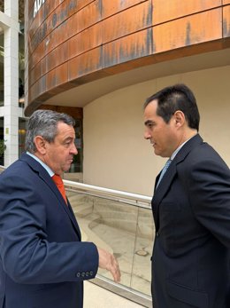 Rl consejero de Justicia, Administración Local y Función Pública, José Antonio Nieto, y el director de IAAP, José Loaiza