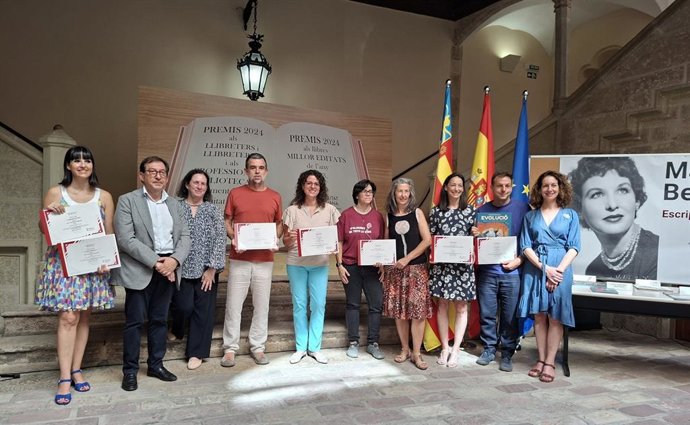 Cultura lliura els premis 2024 als llibres millor editats i reconeix la labor de bibliotecaris i llibreries per al foment de la lectura