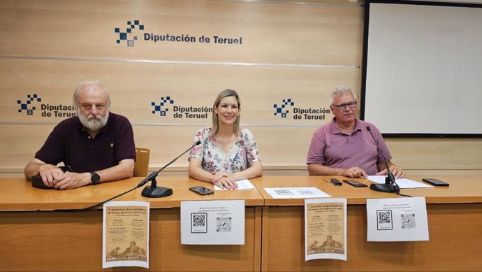 Javier Ibáñez, Beatriz Martín y Manuel del Río durante la rueda de prensa.