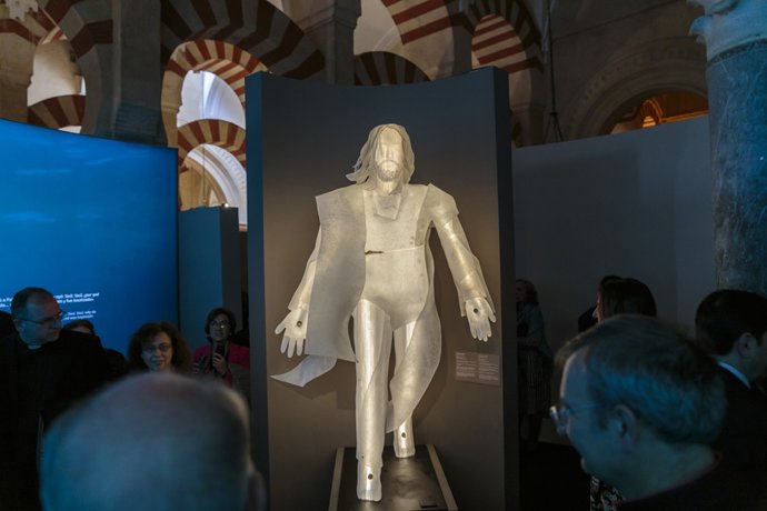 Archivo - Más de 50.000 personas han visitado en la Mezquita-Catedral de Córdoba la exposición 'Símbolo Luz de Nicea'.