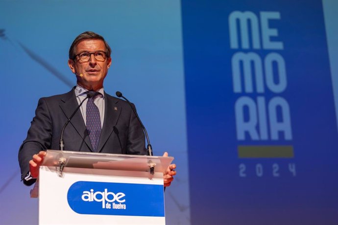 El consejero de Industria, Energía y Minas de la Junta de Andalucía, Jorge Paradela, en la presentación de la Memoria Anual 2024 de Aiqbe.