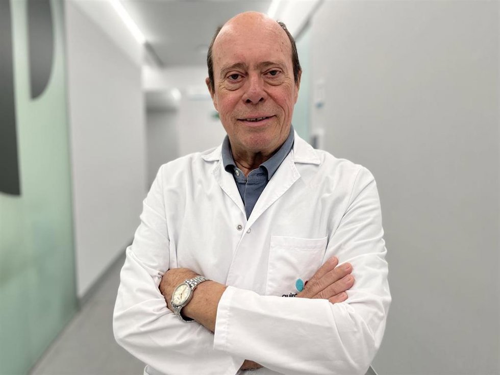 El doctor José Antonio Vargas, especialista en Obstetricia y Ginecología en tratamiento de cáncer ginecológico