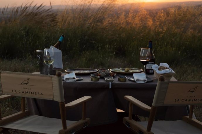 Tres experiencias para bajar el ritmo en La Caminera Club de Campo: catas, spa nocturno y golf entre olivos