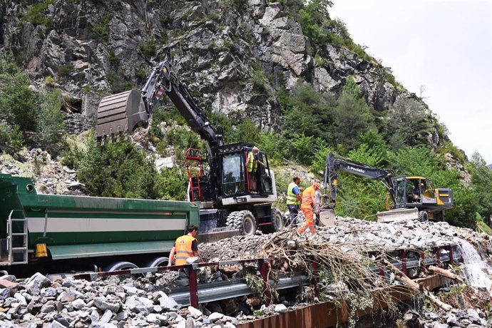 La carretera A-2606, de acceso al balneario de Panticosa se reabre a las 18:00 horas de este viernes solo para evacuar a quienes se encuentran en el centro termal