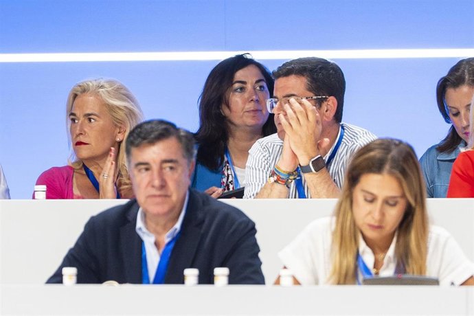 A presidenta do PP de Lugo, Elena Candia, na Mesa do XXI Congreso do PP, que se celebra en Madrid esta fin de semana.