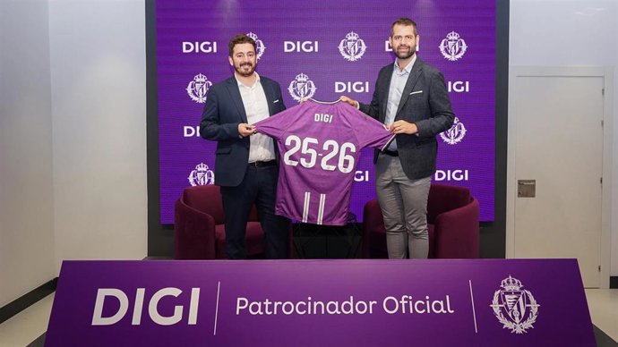 El jefe de Marketing de Digi España, Daniel Campillo (izda), y el copresidente del Real Valladolid Gabriel Solares.