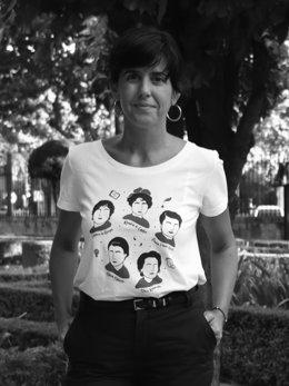 La coordinadora del libro, la periodista e historiadora cordobesa Elena Lázaro.