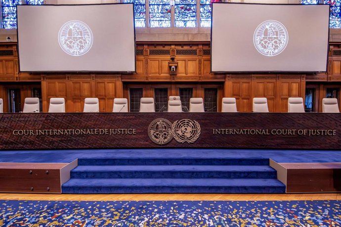 Archivo - April 28, 2025, The Hague, South Holland, Netherlands: Before the start of its afternoon session to hear a request for an advisory opinion, the bench of the International Court of Justice sits unoccupied. On April 28, 2025, the United Nations an