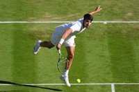 Alcaraz trabaja su billete a octavos de Wimbledon