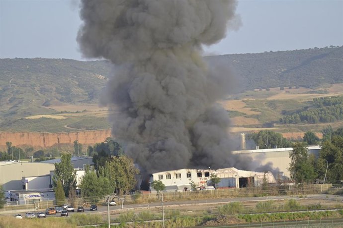 Incendio en una empresa de baterías de litio y de pilas, a 4 de junio de 2025, en Azuqueca de Henares, Guadalajara, Castilla-La Mancha (España). 