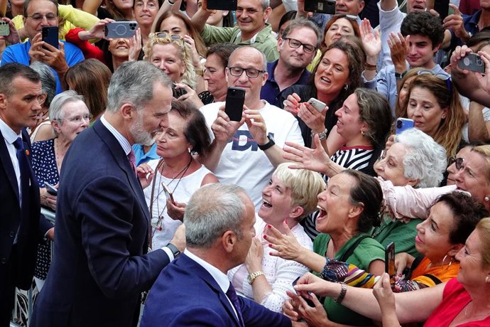 El Rey Felipe VI a su llegada a la cena de inauguración de la 28º edición del Foro España-Estados Unidos, a 4 de julio de 2025, en Santander, Cantabria (España). Durante el foro, que se celebra los días 4 y 5 de julio, se abordan tres temas: eficiencia en