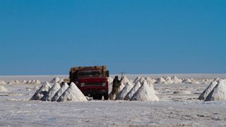 Archivo - Salar de Uyuni en Bolivia, lugar donde quieren ser ubicadas las plantas de litio de propiedad china.