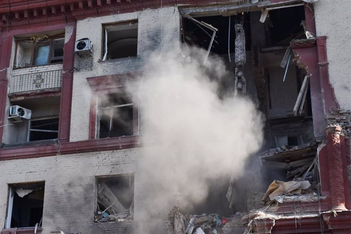 Archivo - Edificio atacado por las fuerzas rusas en la región de Zaporiyia (archivo).