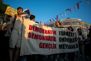 July 1, 2025, Istanbul, Istanbul, Turkey: People take to the streets in support of Ekrem Ä°mamoÄlu â€” the mayor of Istanbul and a potential presidential candidate for Turkeyâ€s future...On the 100th day since the detention of Istanbul Metropolitan Munic