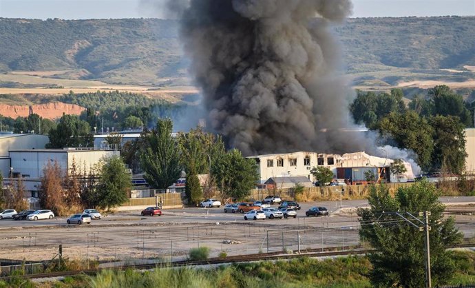 Incendio en una empresa de baterías de litio y de pilas, a 4 de junio de 2025, en Azuqueca de Henares, Guadalajara, Castilla-La Mancha (España)