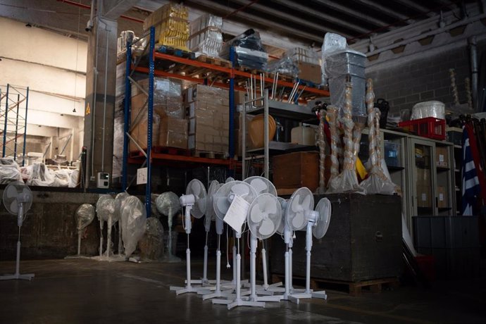 Archivo - Ventiladores en un almacén