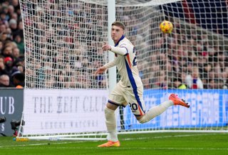 Archivo - 04 January 2025, United Kingdom, London: Chelsea's Cole Palmer celebrates scoring his side's first goal during the English Premier League soccer match between Crystal Palace and Chelsea at Selhurst Park. Photo: Bradley Collyer/PA Wire/dpa