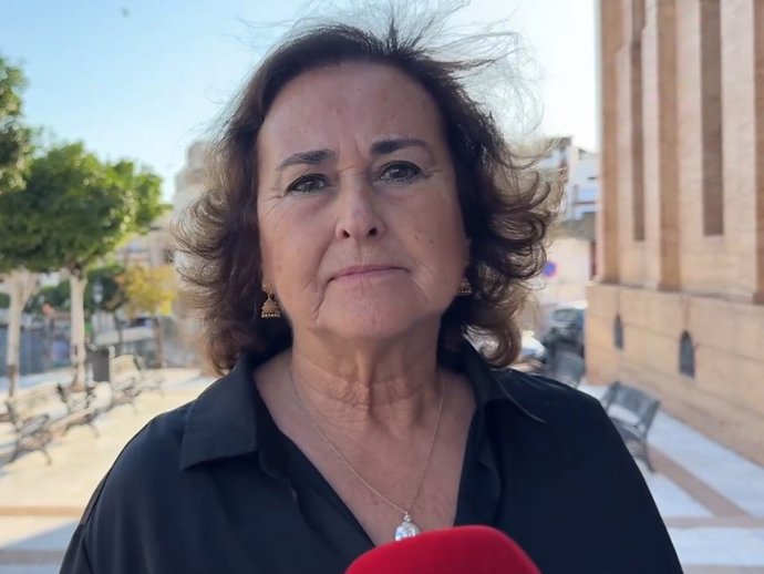 CARMEN TELLO EN LA CAPILLA ARDIENTE DE RAFAEL PERALTA