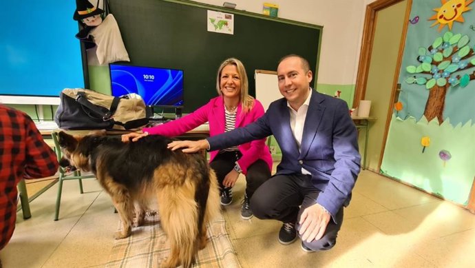 El Ayuntamiento de Salamanca forma a cerca de 1.200 alumnos de 32 centros escolares en tenencia responsable de animales