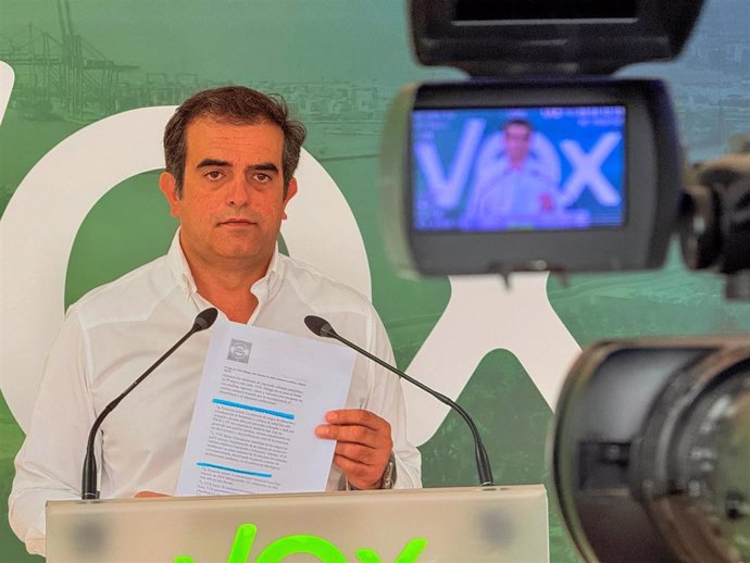 El presidente de Vox Málaga, Antonio Sevilla, vincula la llegada de menores emigrantes no acompañados al aumento de robos, violencia, agresiones y violaciones.