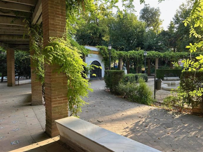El Ayuntamiento de Sevilla pondrá en marcha un servicio para reparar y conservar pavimentos de parques y jardines.